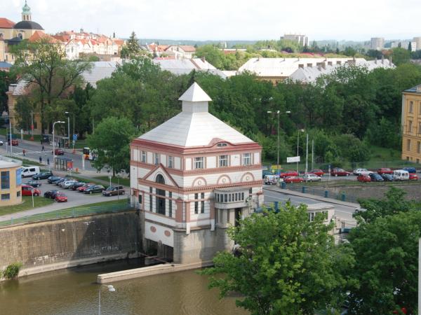 Moravský most s Orlickou elektrárnou, Hradec Králové