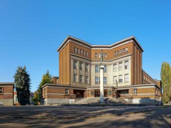 Gymnázium J. K. Tyla, Hradec Králové